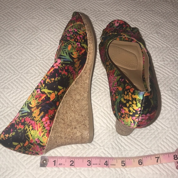 Delflex Comfort Wedge Sandals - Picture 6 of 6